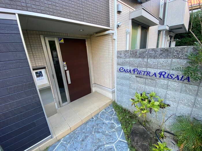 物件外観写真5　(エントランス部分)