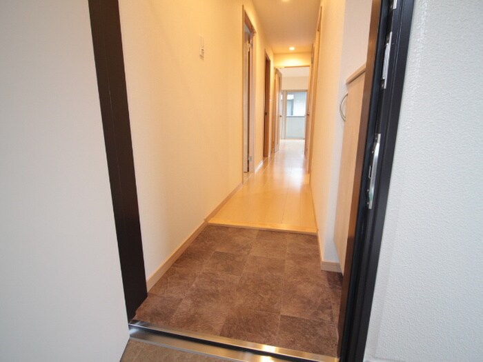 物件内観写真15　(玄関)