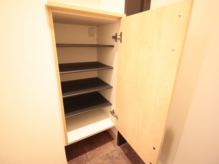 物件内観写真16　(靴箱)