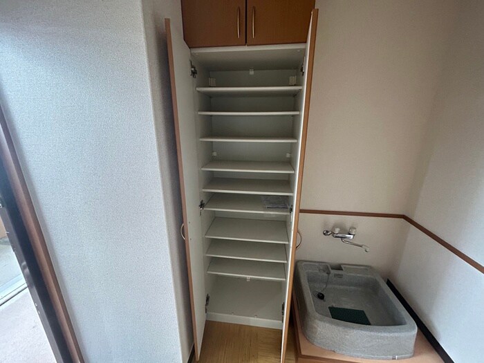 物件内観写真8　(靴箱)