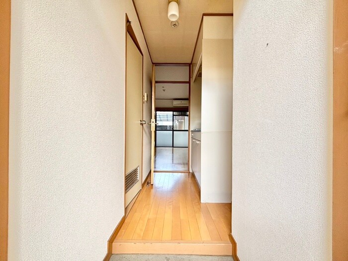 物件内観写真18　(玄関)