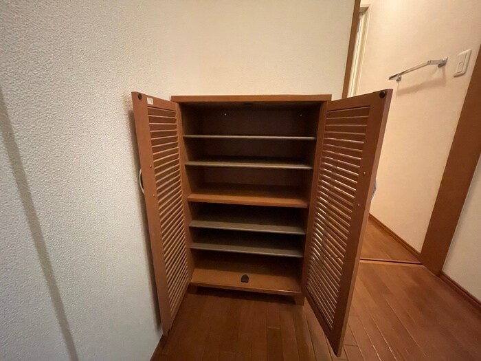物件内観写真5　(靴箱)