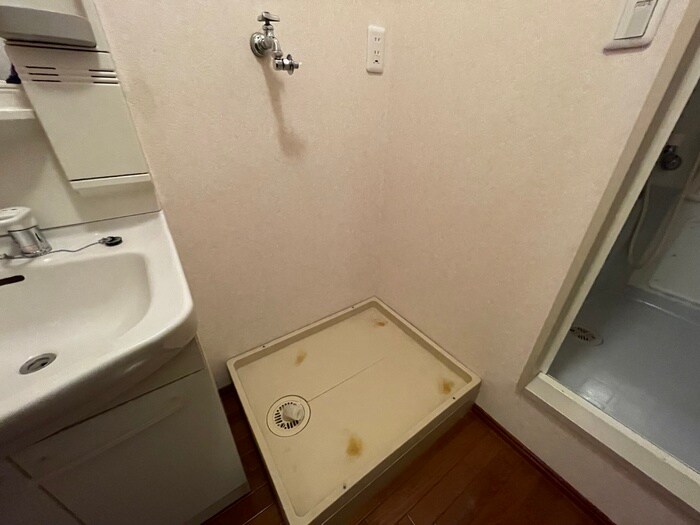 物件内観写真8　(洗濯機置場)