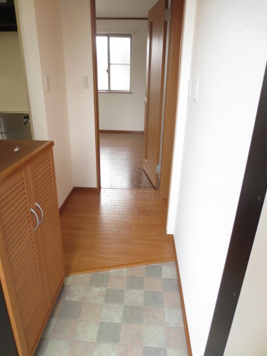 物件内観写真14　(玄関)