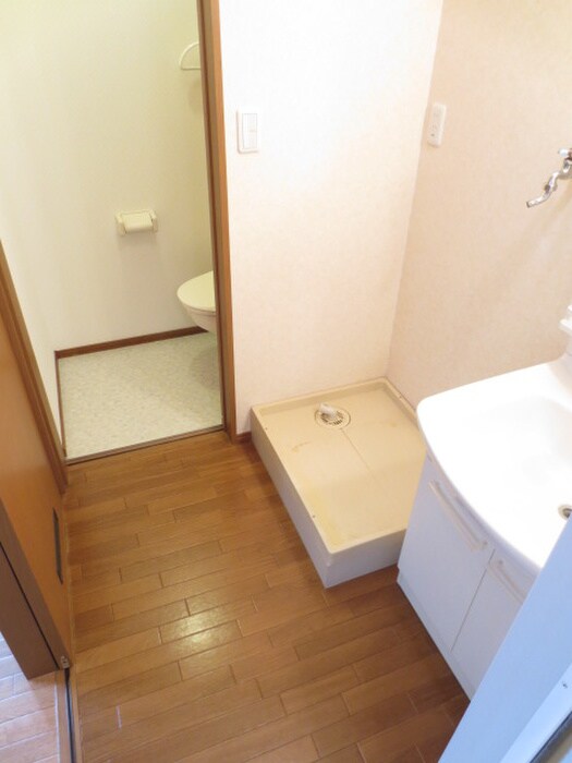 物件内観写真17　(洗濯機置場)