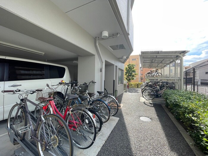 物件外観写真6　(駐輪場)