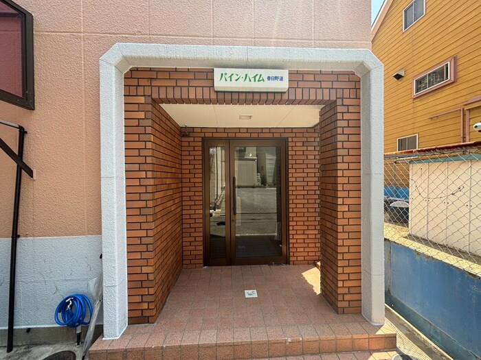 物件外観写真4　(エントランス部分)