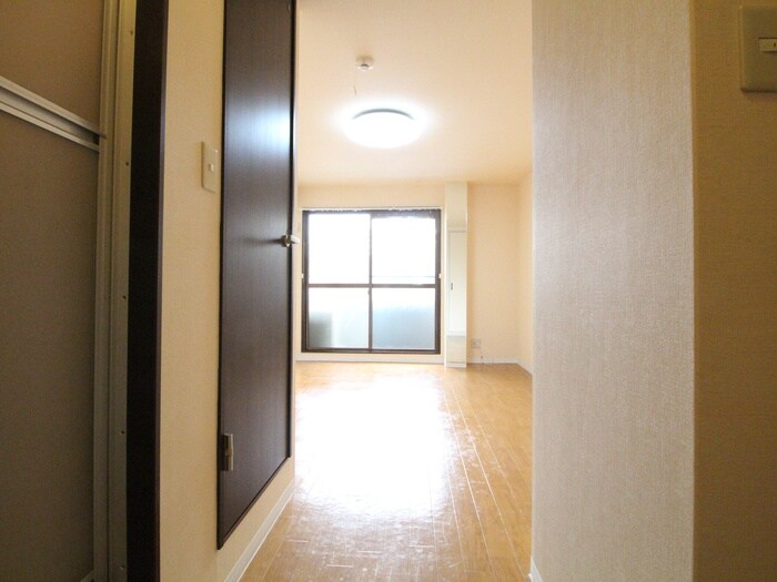 物件内観写真14　(廊下)