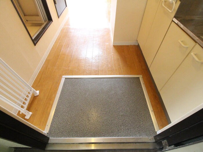 物件内観写真19　(玄関)