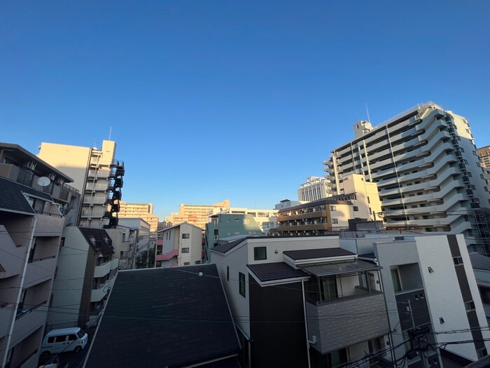 物件内観写真20　(室内からの展望)