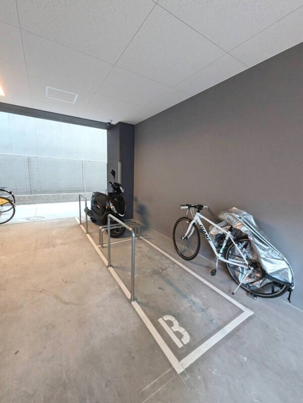バイク置き場
