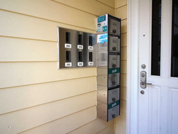 物件外観写真5　(エントランス部分)