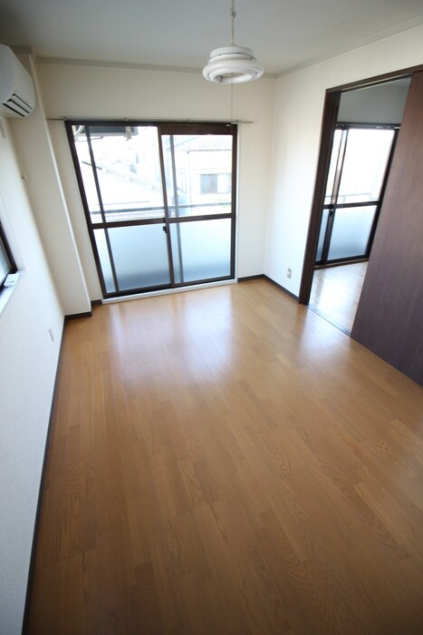 物件内観写真13　(居室)