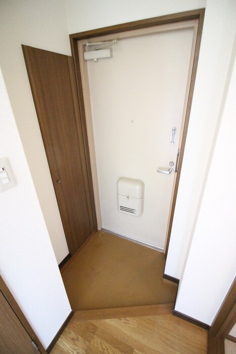 物件内観写真19　(玄関)