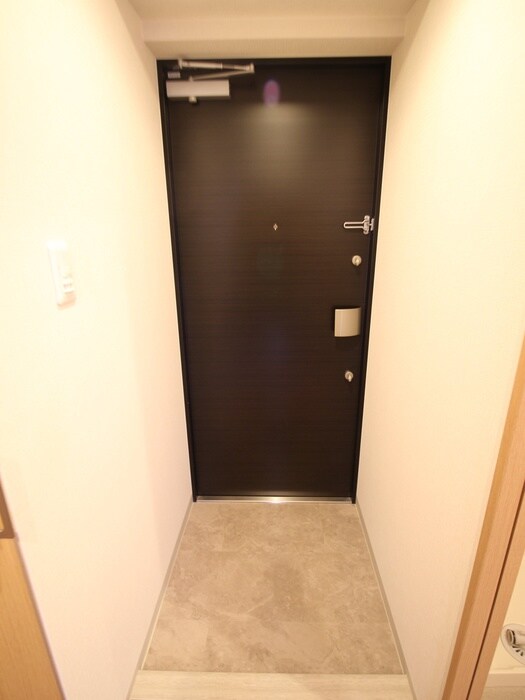 物件内観写真13　(玄関)