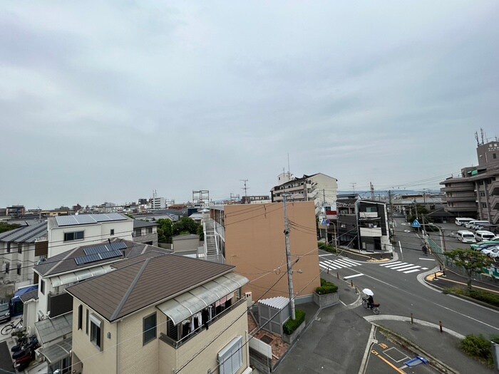 物件内観写真16　(室内からの展望)