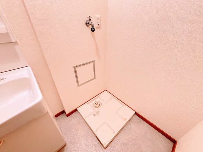 物件内観写真15　(洗濯機置場)