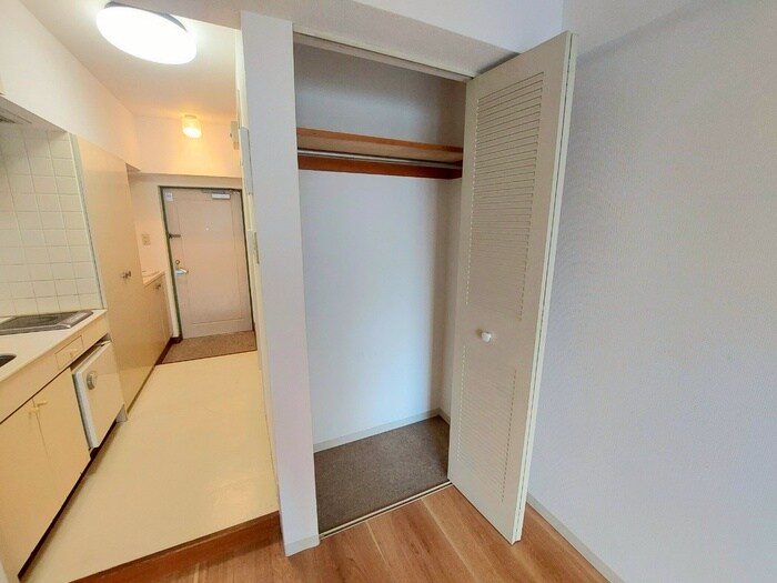 物件内観写真12　(収納)