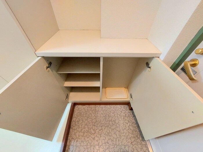 物件内観写真15　(靴箱)