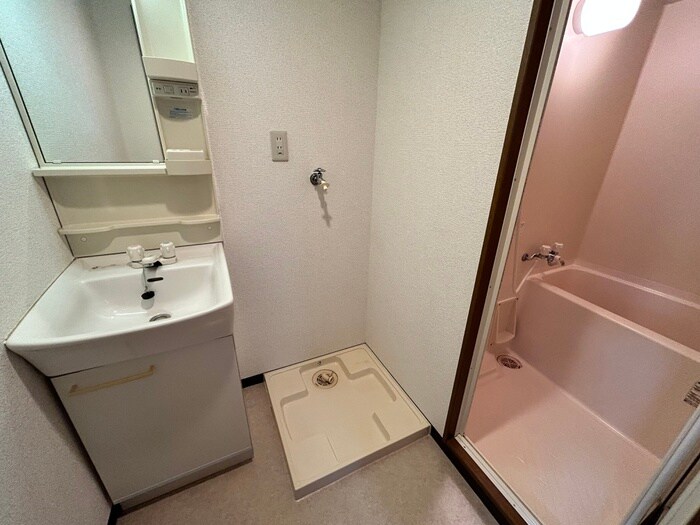 物件内観写真13　(洗濯機置場)