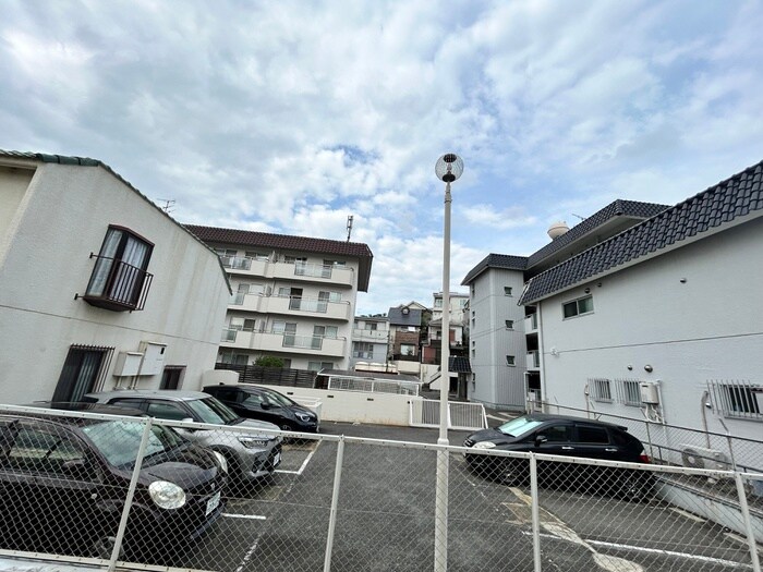 物件内観写真17　(室内からの展望)