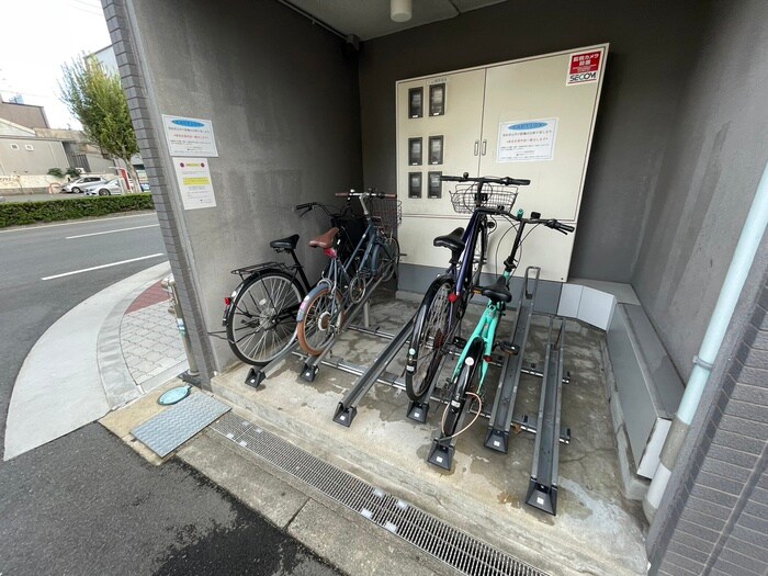 物件外観写真6　(駐輪場)