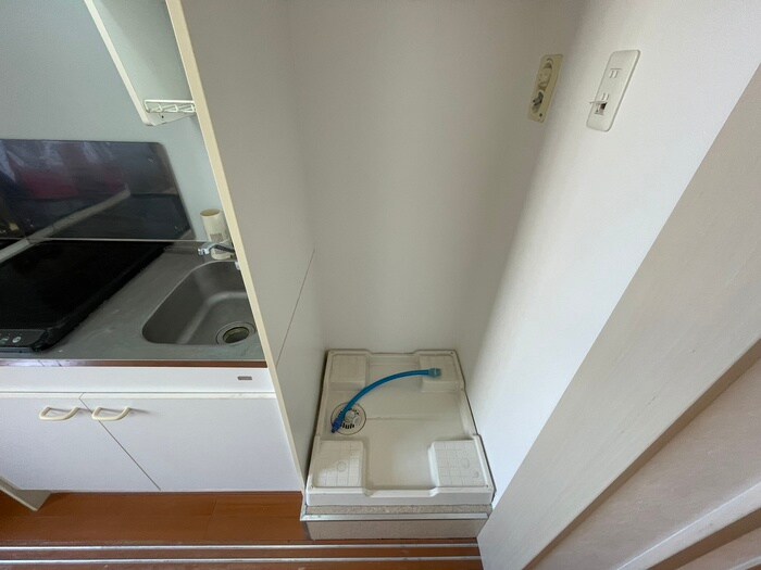物件内観写真17　(洗濯機置場)