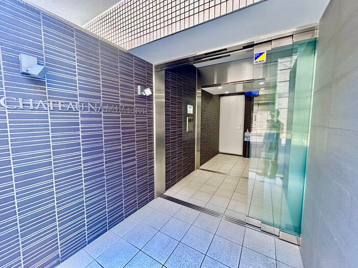 物件外観写真4　(エントランス部分)