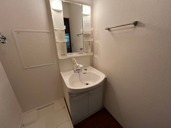 物件内観写真11　(洗面)