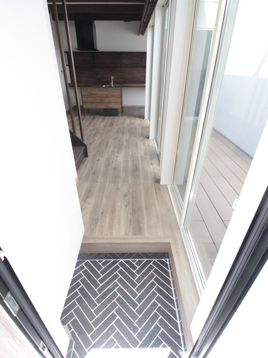 物件内観写真7　(玄関)