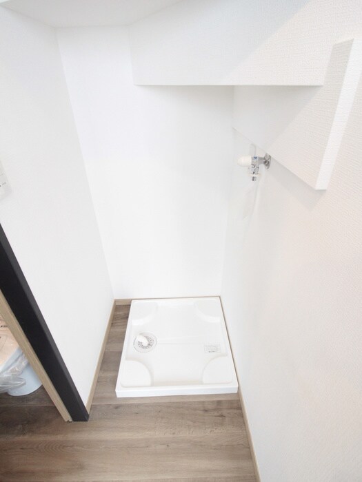 物件内観写真14　(洗濯機置場)