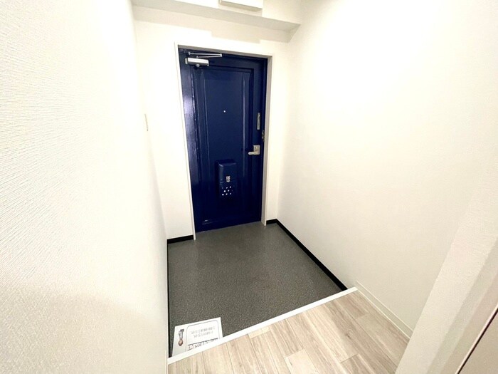 物件内観写真18　(玄関)