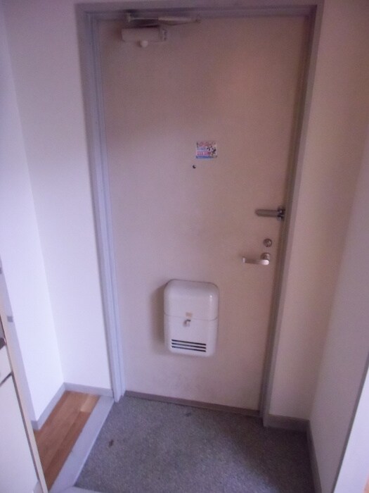 物件内観写真7　(玄関)