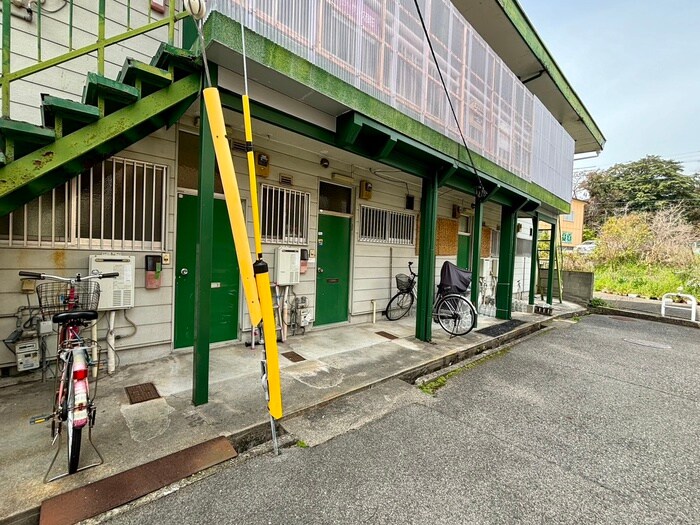 物件外観写真5　(エントランス部分)