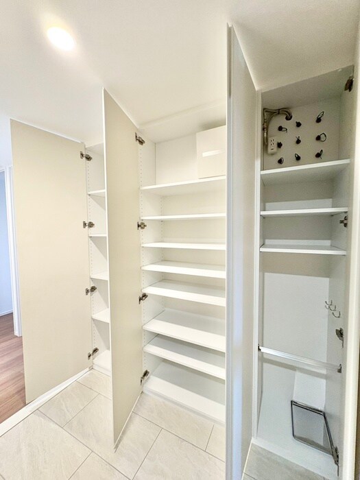 物件内観写真22　(収納)