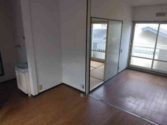 物件内観写真2　(居室)