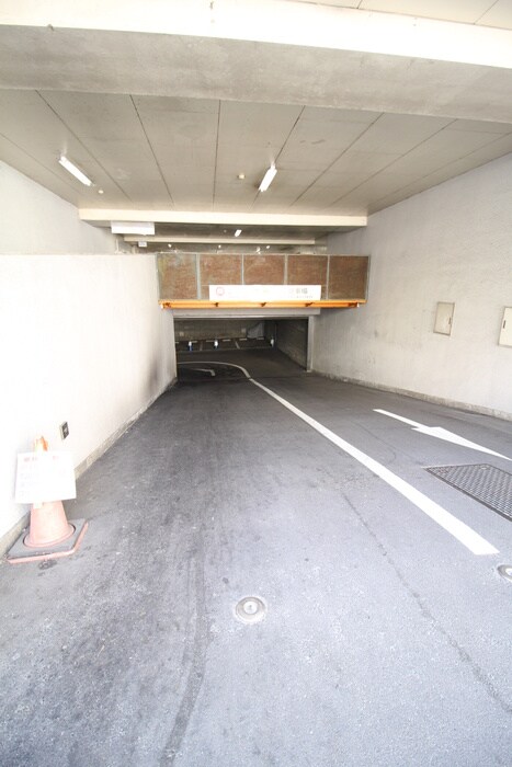 物件外観写真5　(駐車場)