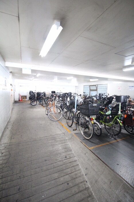 物件外観写真6　(駐輪場)