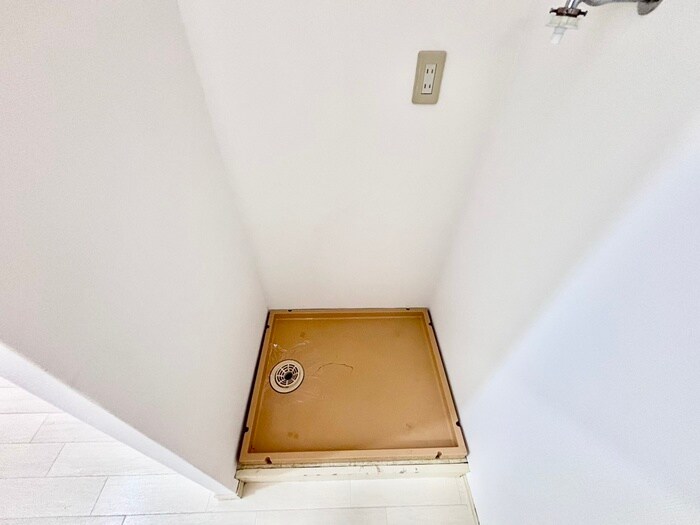 物件内観写真10　(洗濯機置場)