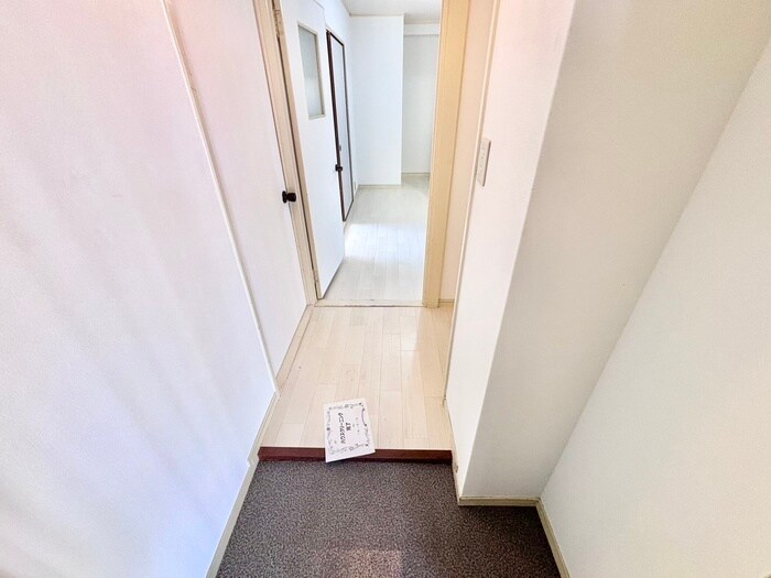 物件内観写真17　(玄関)