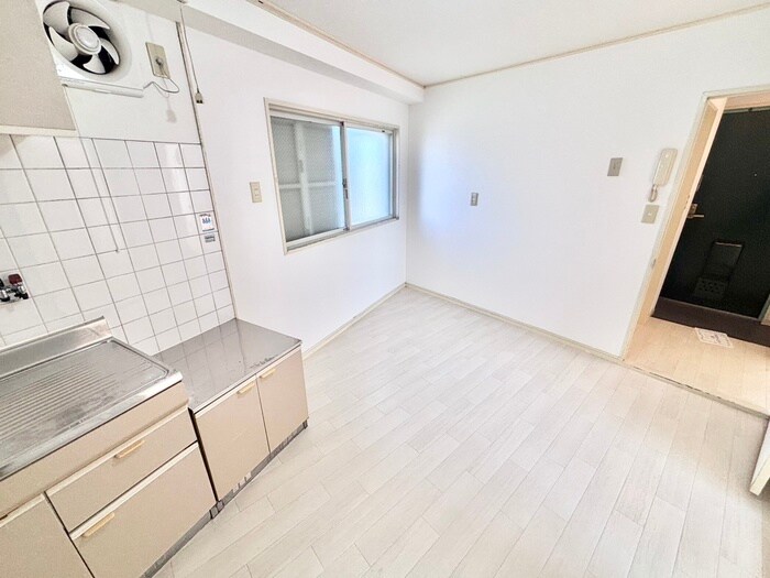 物件内観写真18　(居室)