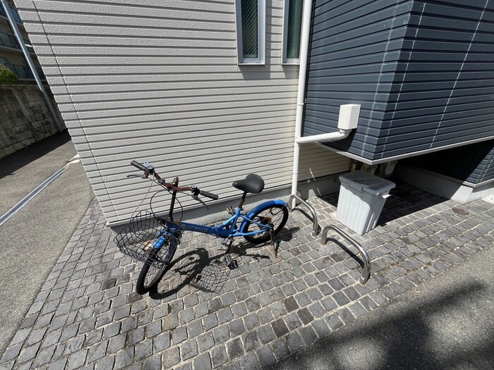 物件外観写真6　(駐輪場)