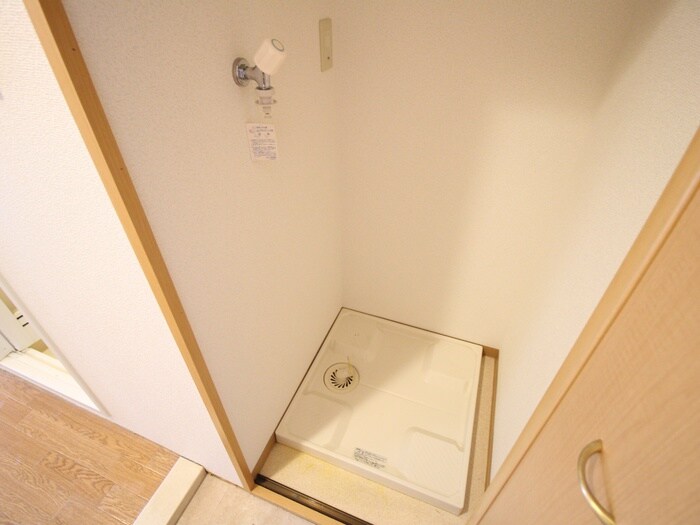 物件内観写真14　(洗濯機置場)