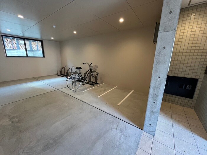 物件外観写真3　(駐輪場)
