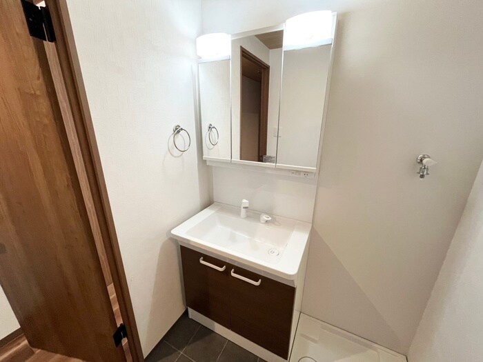 物件内観写真11　(洗面)