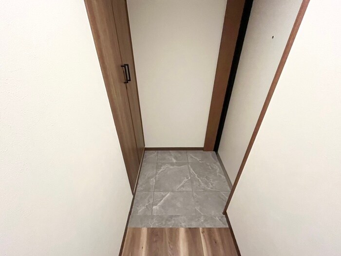物件内観写真15　(玄関)