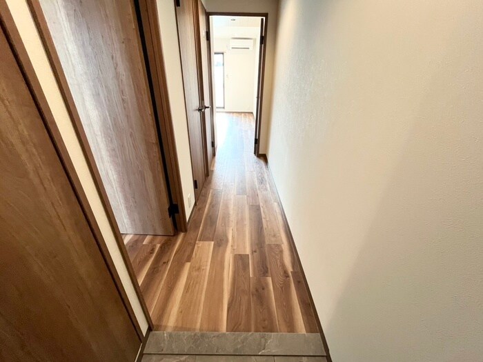 物件内観写真20　(廊下)