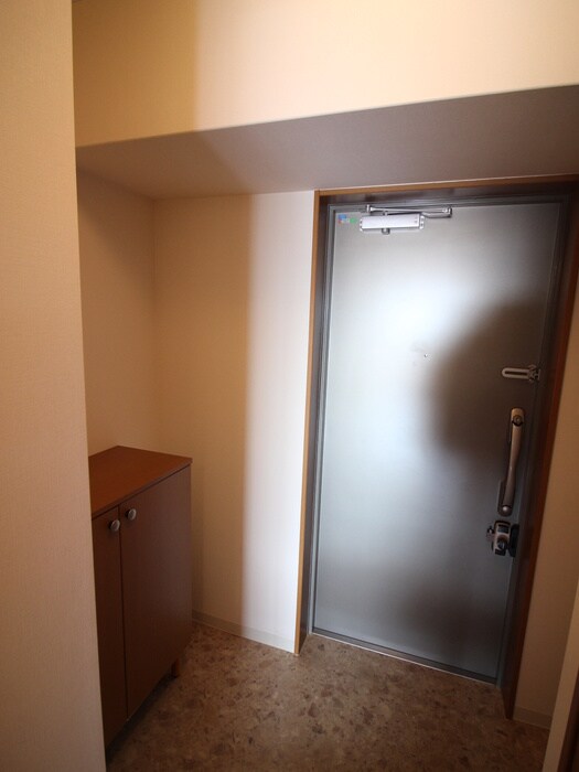 物件内観写真7　(玄関)