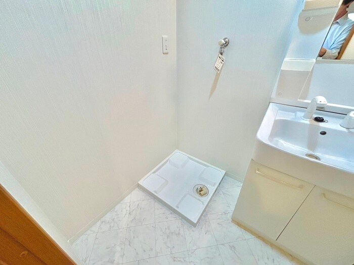 物件内観写真16　(洗濯機置場)