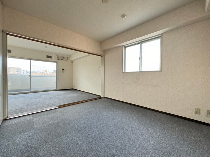 物件内観写真4　(居室)